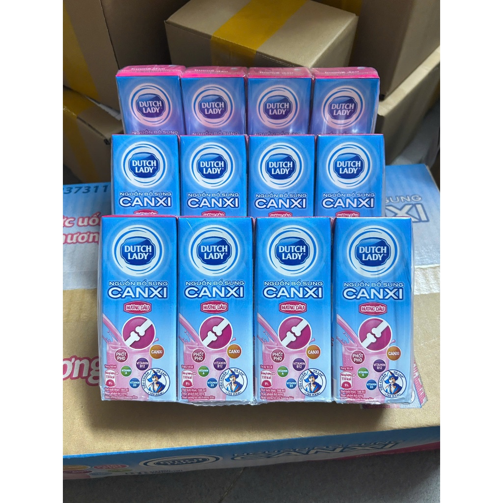 Thùng 48 hộp Sữa Tươi Tiệt Trùng Dutch Lady Vị Dâu Bổ Sung Canxi (48X180ml)