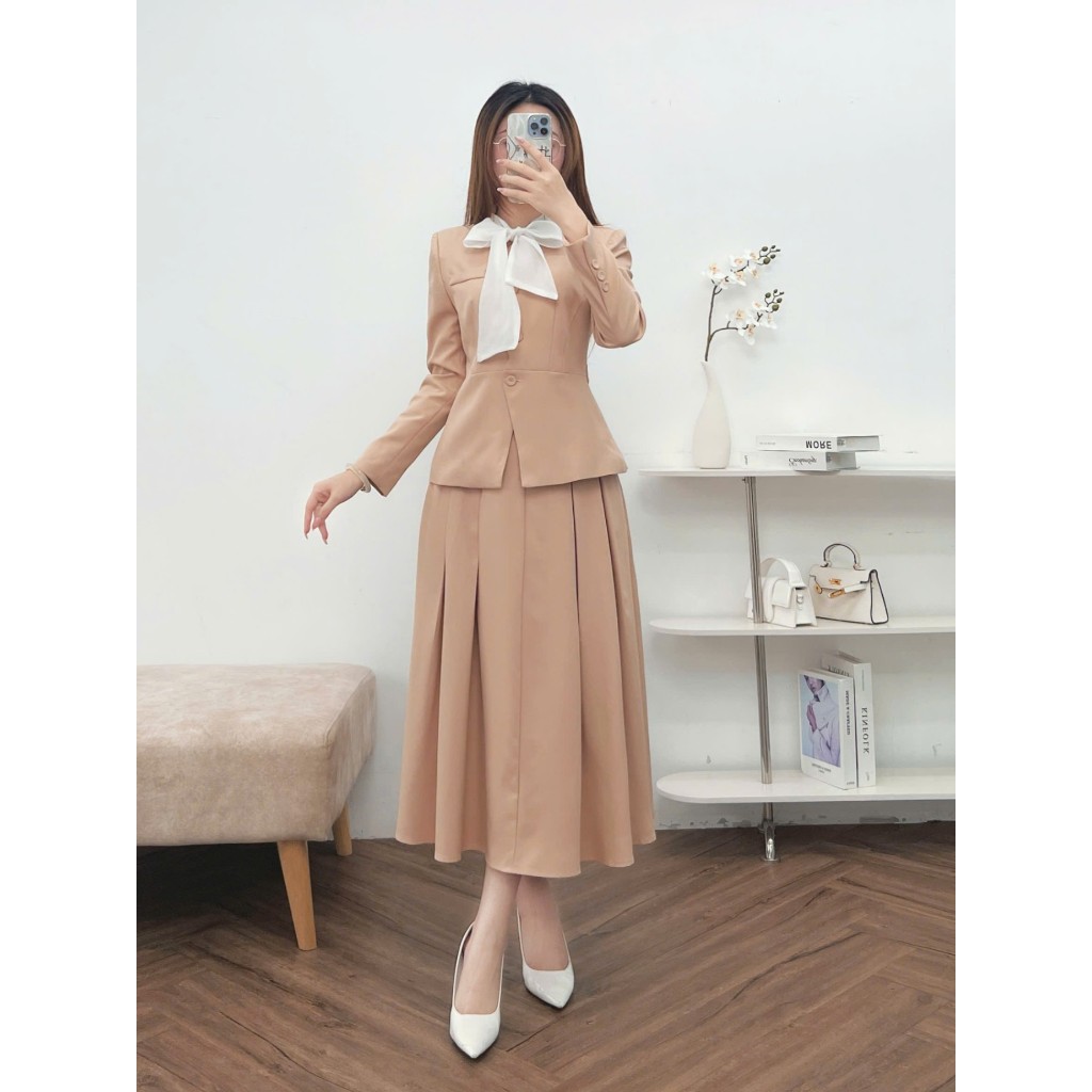Set Đồ Nữ 𝐂𝐂𝐇𝐀𝐓 Dáng Xòe Kiểu Lượn Sóng Chất Liệu Mango Hiện Đại Cao Cấp 24BDS2013XT