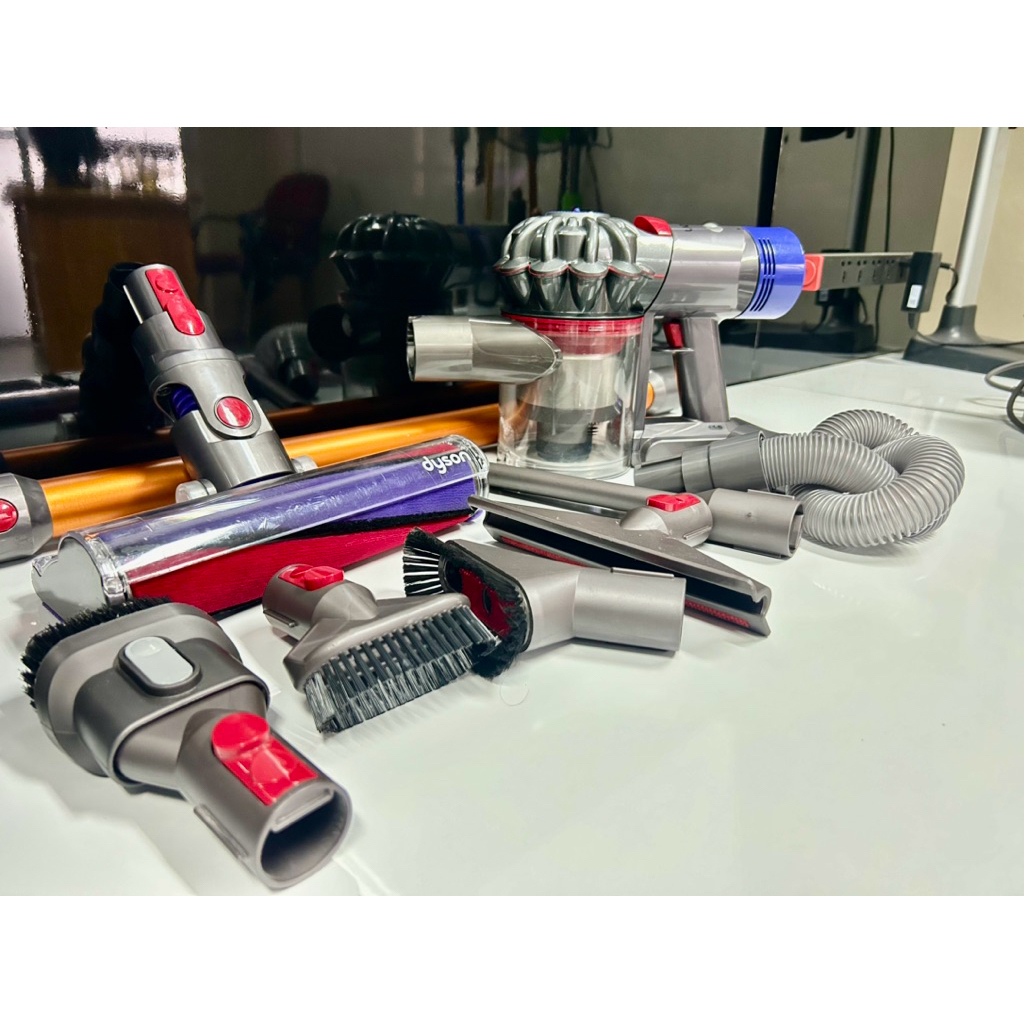 Bộ sản phẩm máy hút bụi không dây Dyson V8 SV10 - Hàng Used