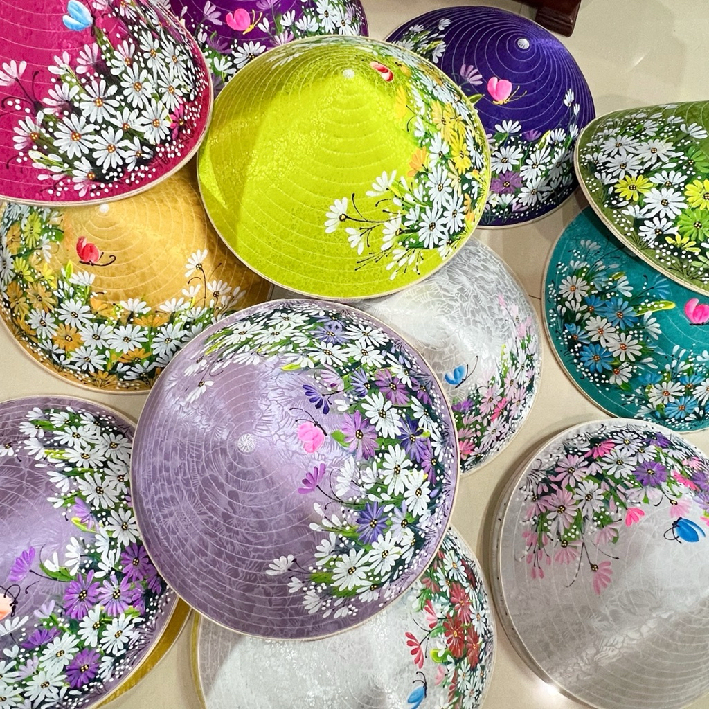 Nón lụa Huế vẽ tay hình hoa cúc họa mi trắng, tặng kèm quai ren hoặc nhung, nón lụa gấm