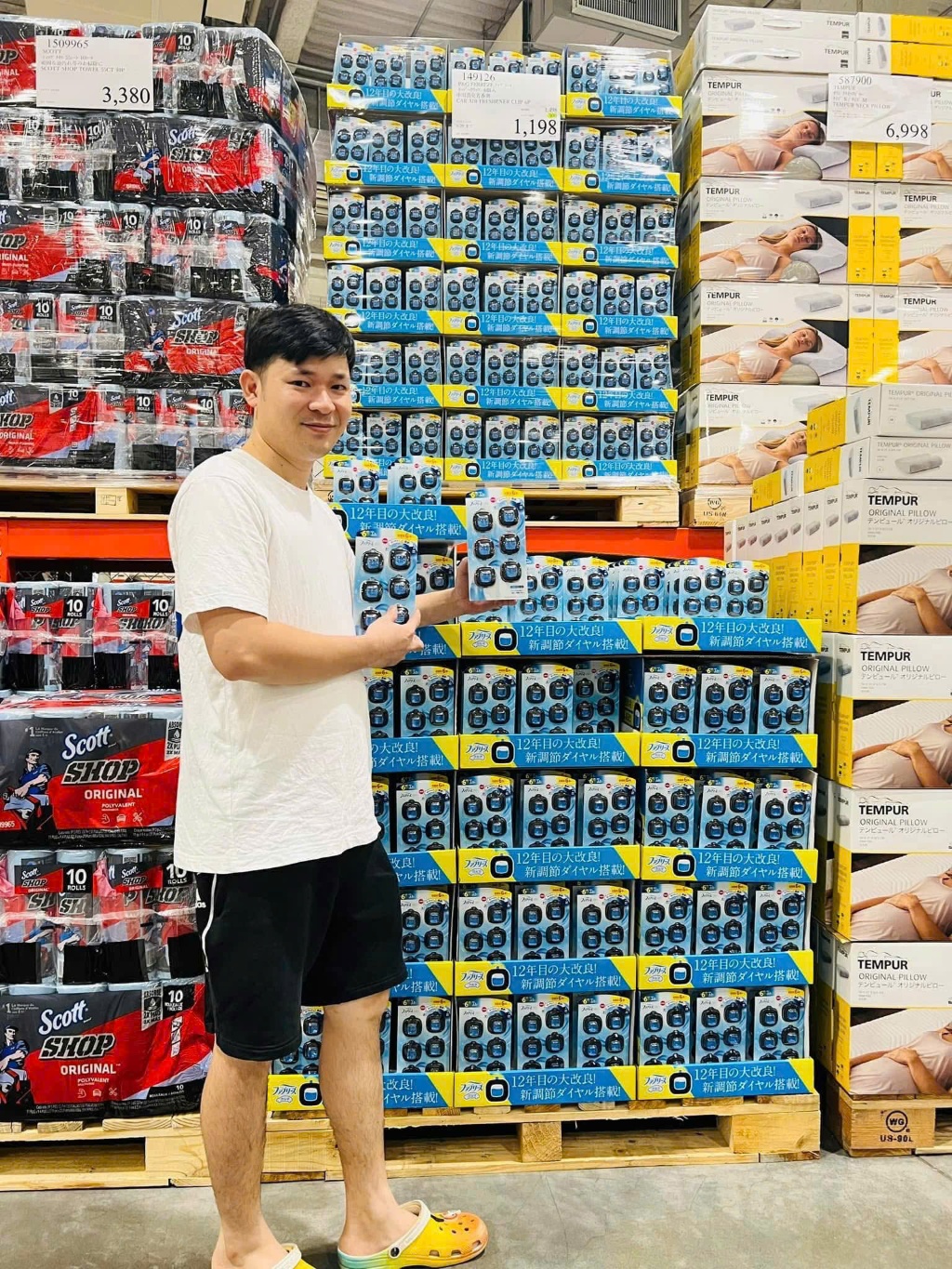 NƯỚC HOA XE HƠI FEBREZECAR NHẬT BẢN