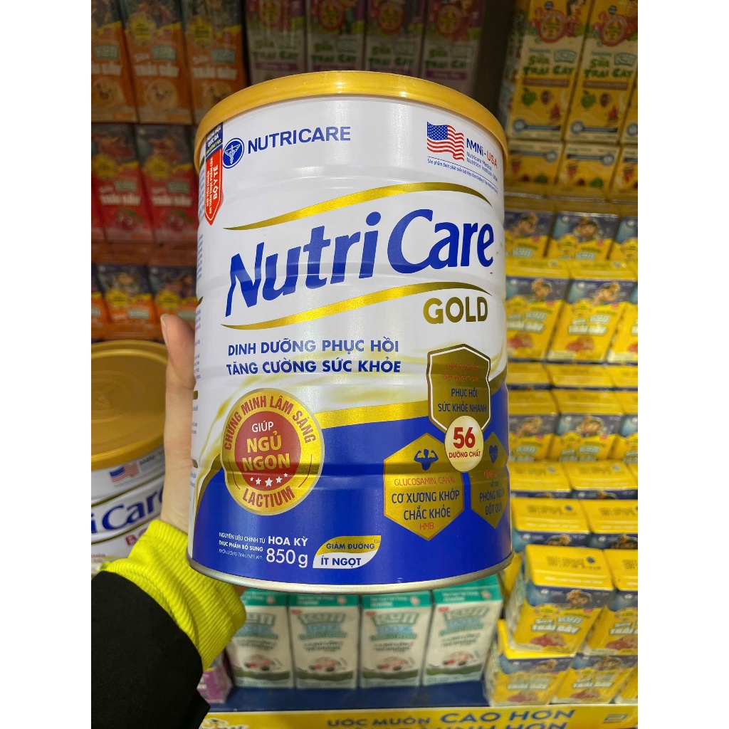 (Quà tặng) Sữa bột Nutricare Gold lon 900g - date mới