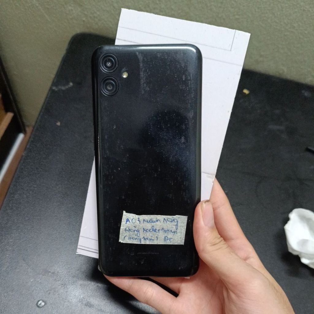xác điện thoại ( điện thoại hỏng ) samsung a03 hỏng màn main bao sống