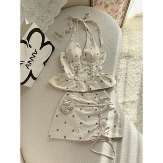  Set Bộ Áo Cổ Yếm Hoa Đen Kèm Chân Váy Ngắn Anna - Set Mala 
