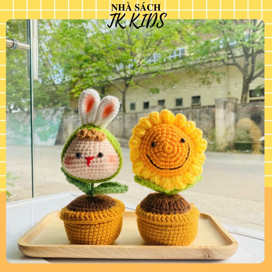 Chậu hoa len để bàn học, decor bàn học bàn làm việc