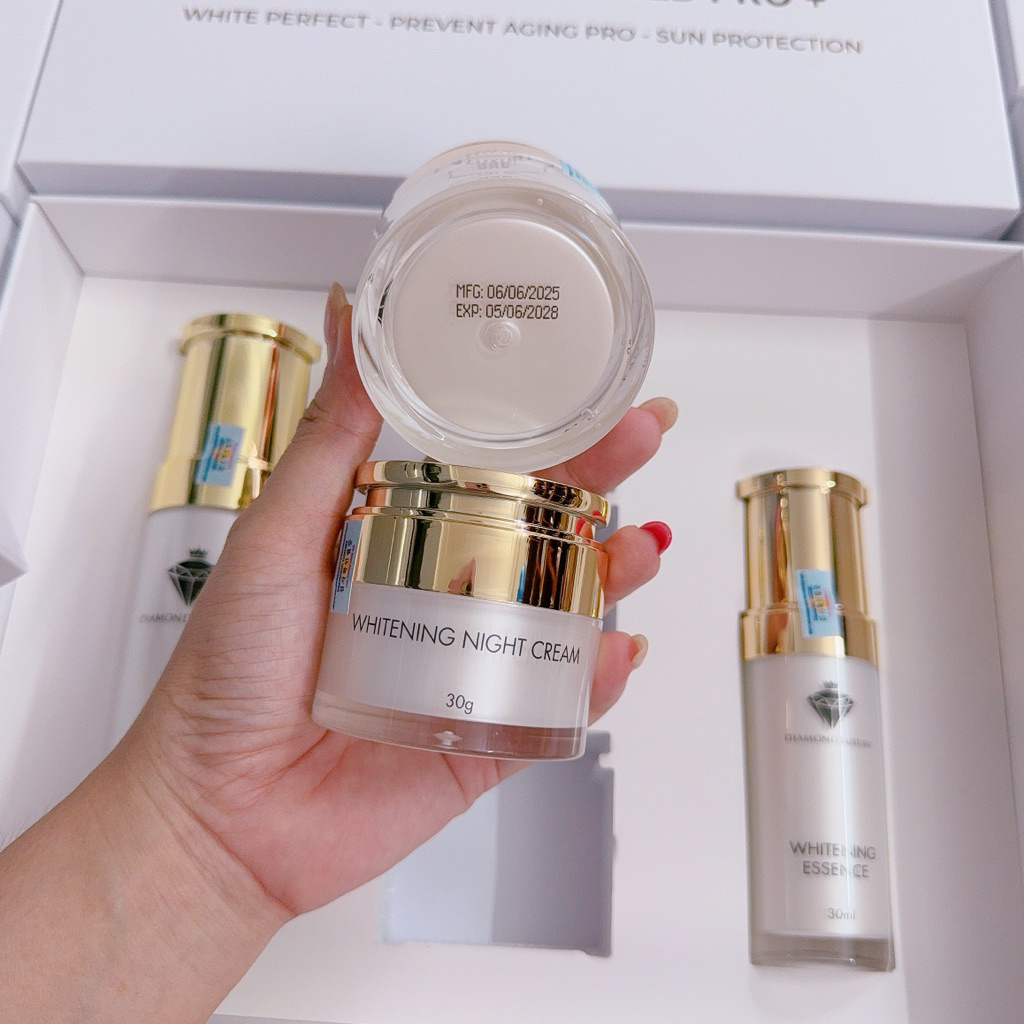 Kem Đêm Diamond Luxury ( Lọ 30g ) Mẫu Mới 2025 Không Có Chữ Hàn