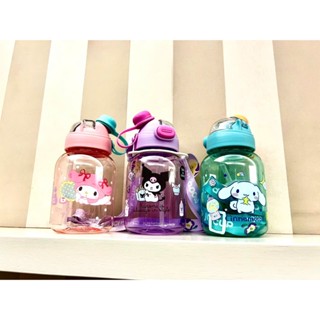 Bình Nước Nhựa Sanrio 600ml Có Quai Đeo – My Melody, Kuromi, Cinnamoroll | Bình Uống Nước Cho Bé, Nắp Bật Chống Rò