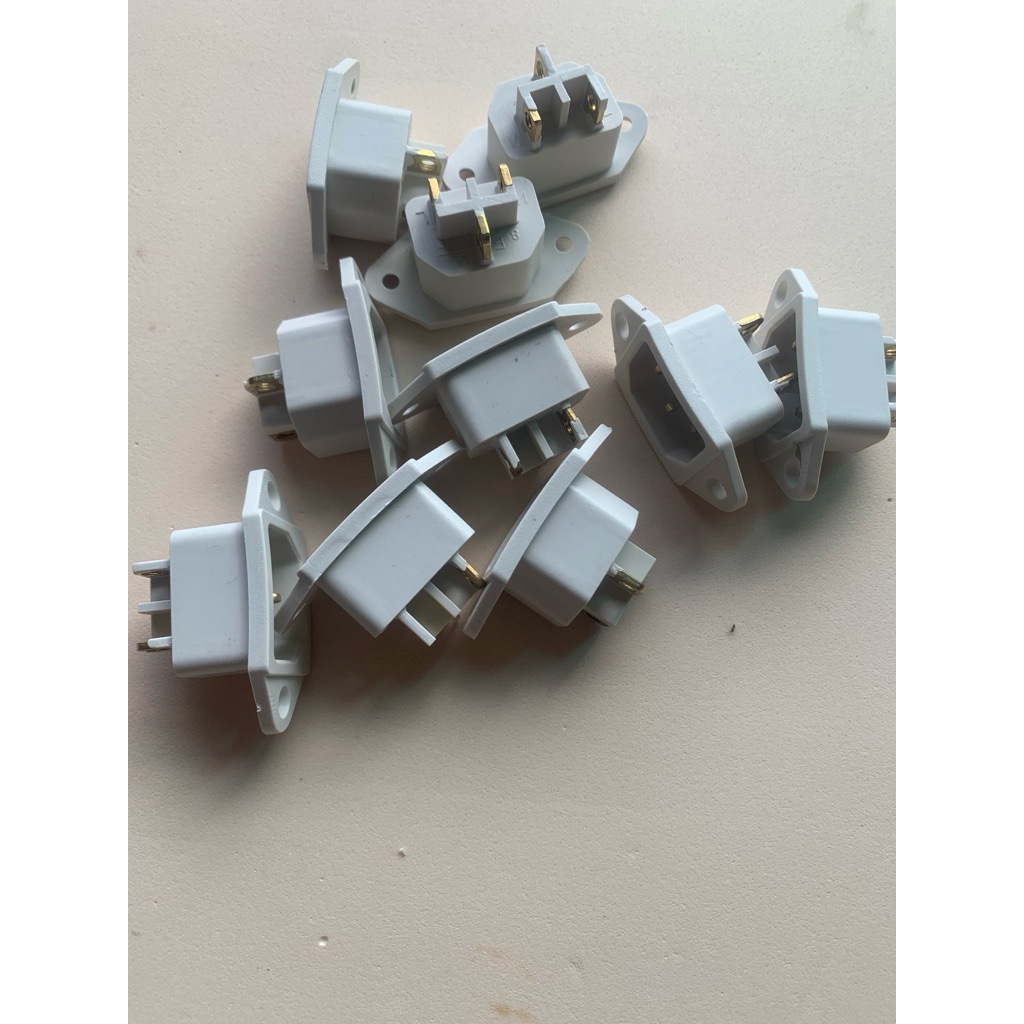 com bo 5 ổ 3 chân nồi cơm,ổ 3 chân trắng