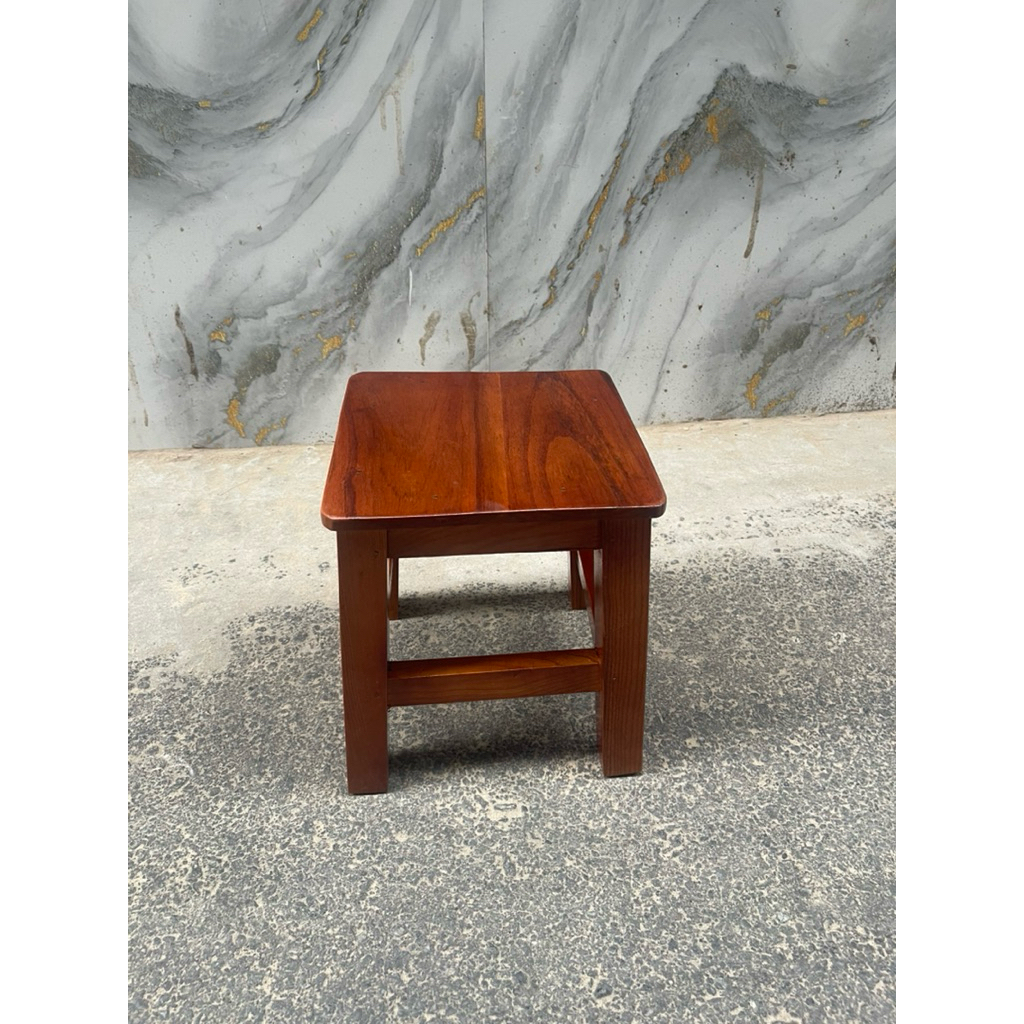 ghế  gỗ tự nhiên sơn PU cao 30x25x25