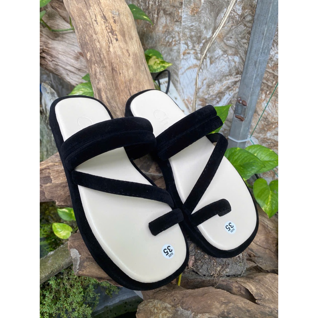 Dép kiểu nữ quai xỏ ngón, quai chéo, quai chéo xỏ ngón và chữ H chất liệu nhung đi êm chân, đế bọc n