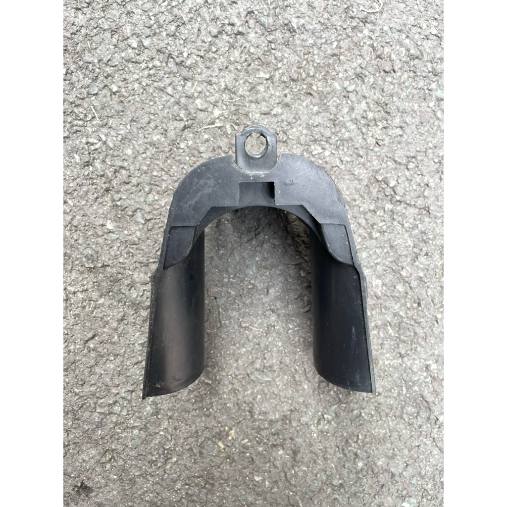 chữ U gắn dè che bùn trước xe Dream lùn