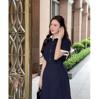 GERME Set đồ công sở nữ Áo dáng suông Sistan Top phối cổ trắng AVNH082503, Chân váy xếp ly dài Sistan Skirt VVNH082504