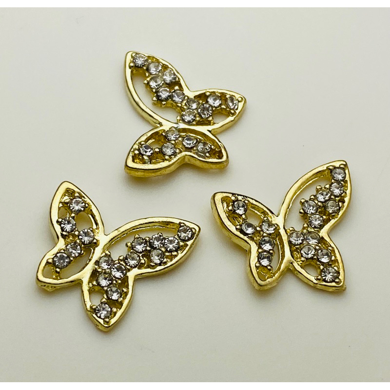 charm bư.ớm vàng lớn mã 31