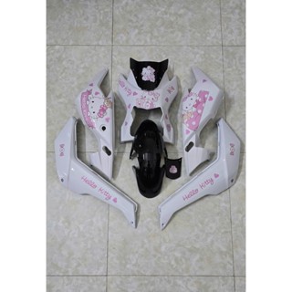  Bộ nhựa trắng bóng gắn xe x men kèm tem hello kitty tem hổ tem chỉ đỏ tem s7... tặng kèm 4 ốc màu  nhãn dán 