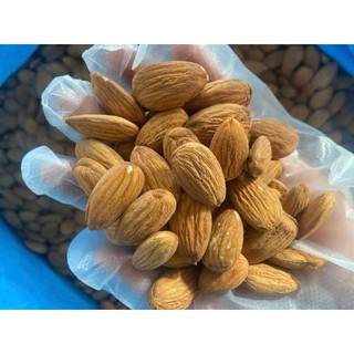 500Gr HẠNH NHÂN NHÂN  SỐNG ( dùng để nấu sữa , làm bánh,...)