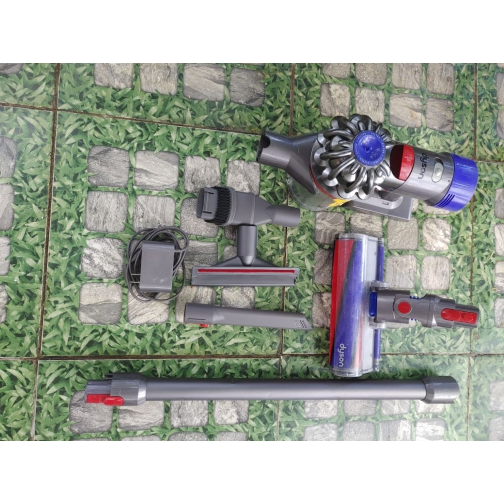 Máy hút bụi pin Dyson V7 helpa
