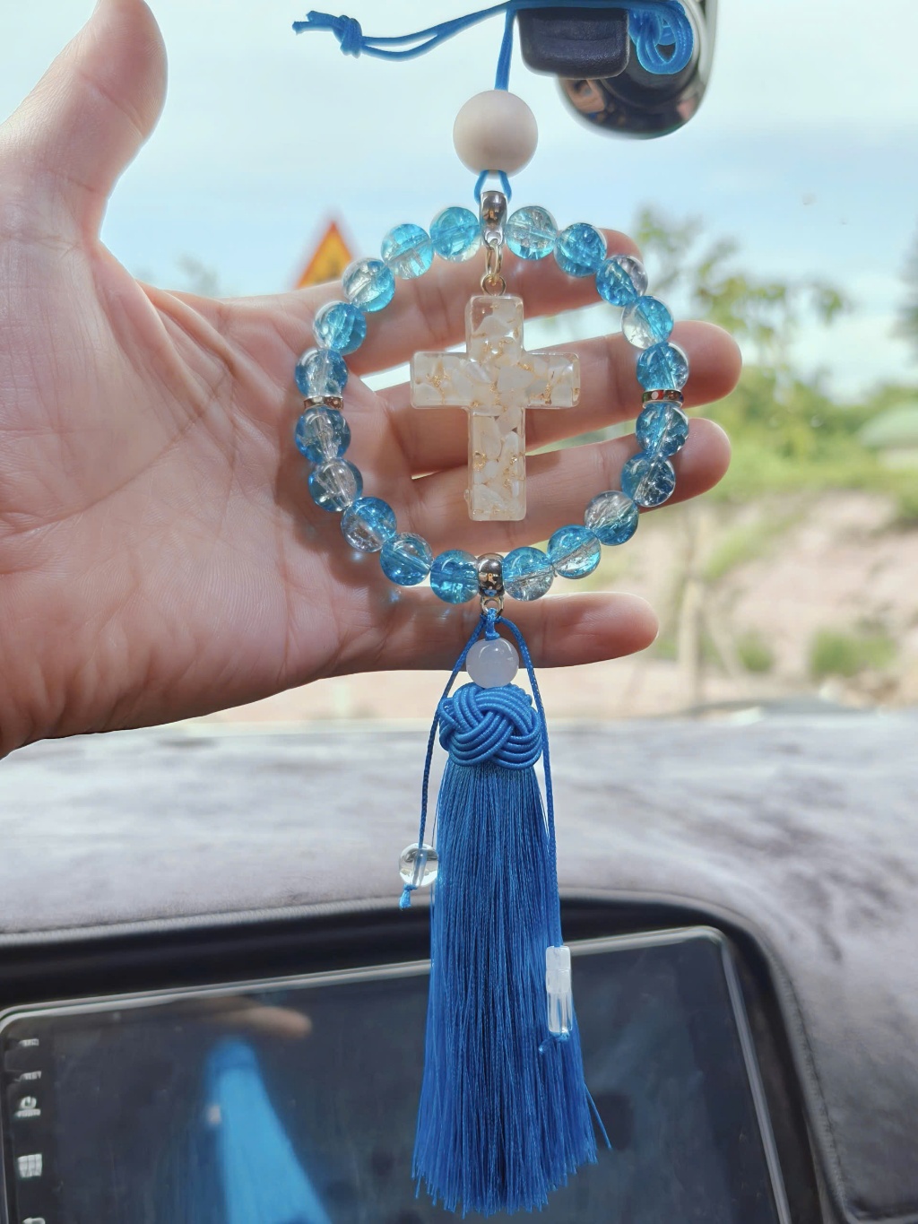 Dây treo xe ô tô pha lê hình Thánh Giá