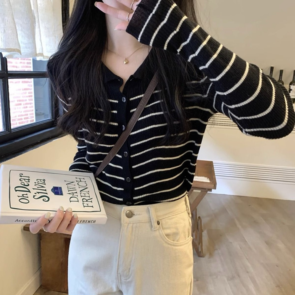 (Giá mở bán) áo len mongtoghi dài tay hoạ tiết kẻ ngang cổ bẻ | BigBuy360 - bigbuy360.vn