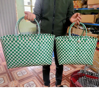 Giỏ nhựa đan tay, làn đi chợ, túi đan dây nhựa size to màu xanh lá trắng