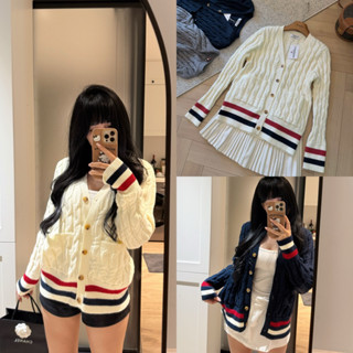  studioby25 | ÁO CDG LEN THỪNG CỔ V TB VIỀN ĐỎ HÀNG QC 