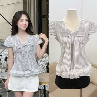  Áo sơ mi nữ voan sọc có nơ ngực to cổ tim phối ren viền dáng ôm nhẹ 2 màu VANISA SMS565 