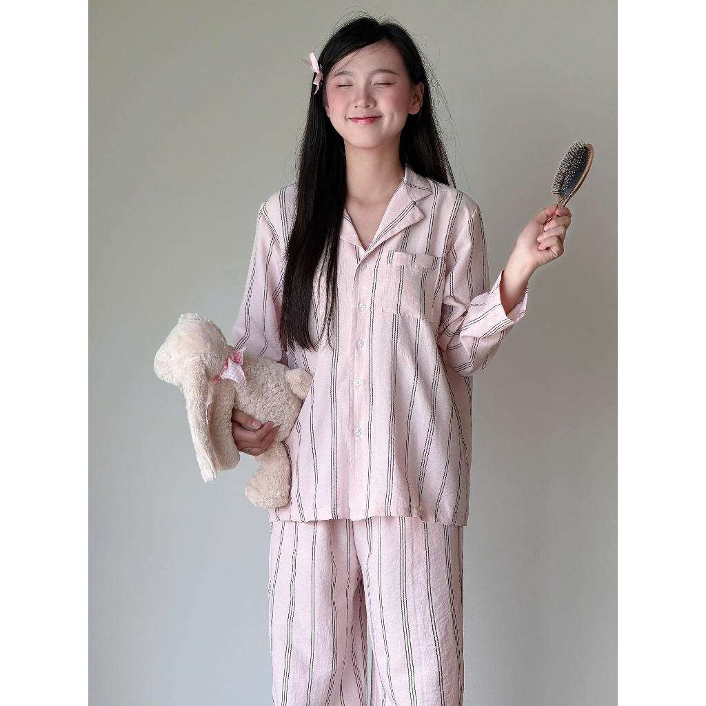 MB-SET-012 Maybee.Homedress Bộ Ngủ Dài Tay Kẻ Sọc Lớn – Chất Đũi Mềm Mịn, Thanh Lịch, Thoải Mái | BigBuy360 - bigbuy360.vn