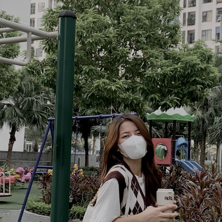 Áo gile len trám cài khuy (Ảnh video 29feb chụp)