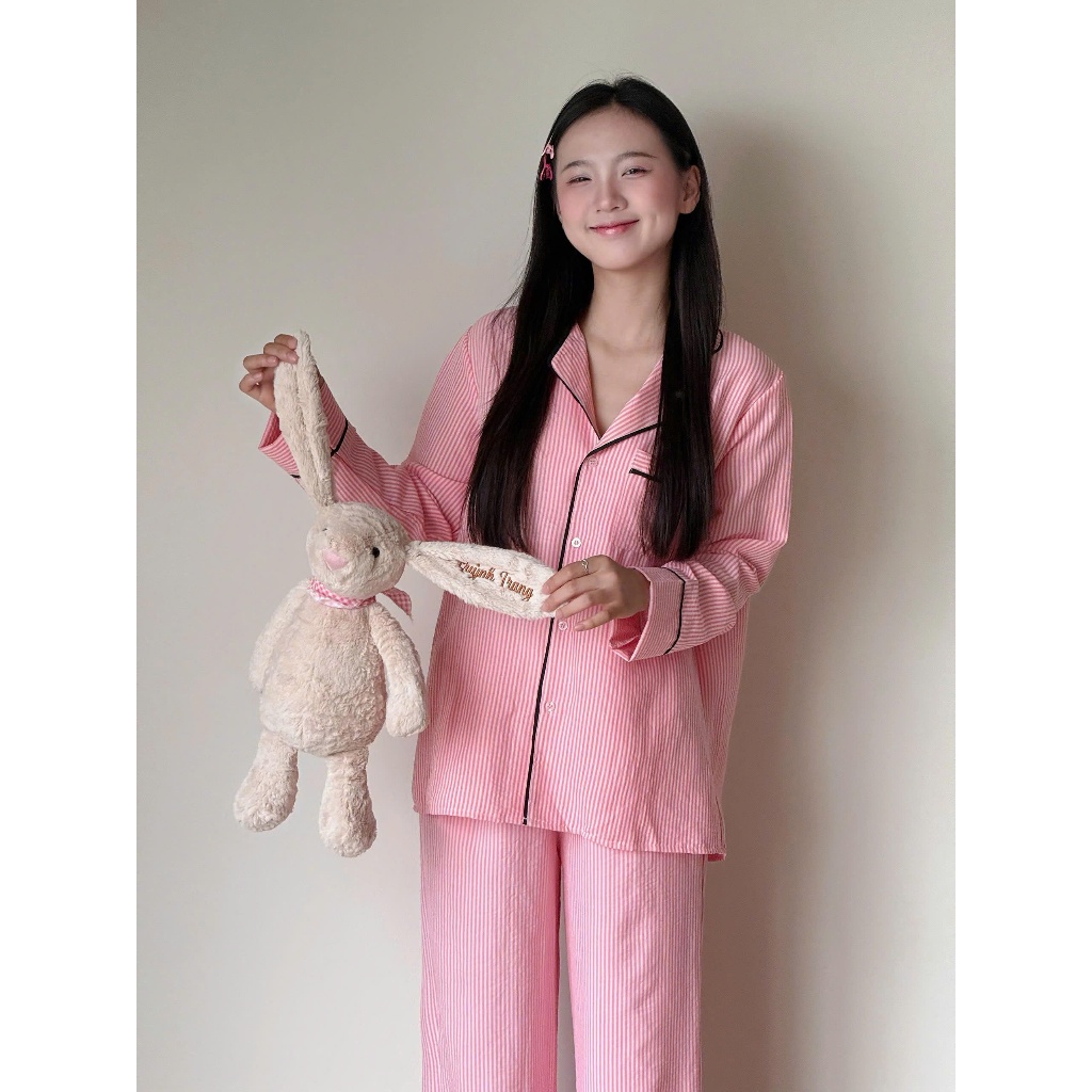MB-SET-013 Maybee.Homedress Bộ Ngủ Kẻ Sọc Dài Tay Viền Đen – Chất Vải Mềm Mịn, Thanh Lịch, Thoải Mái | BigBuy360 - bigbuy360.vn