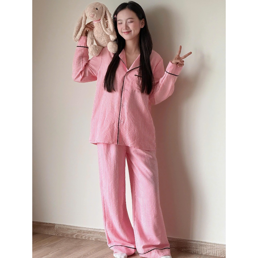 MB-SET-013 Maybee.Homedress Bộ Ngủ Kẻ Sọc Dài Tay Viền Đen – Chất Vải Mềm Mịn, Thanh Lịch, Thoải Mái | BigBuy360 - bigbuy360.vn