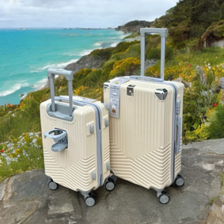 Vali kéo du lịch sang trọng có khay để cốc và móc treo đồ size 20-24. Vali nhựa có ốp góc chống va đập, bánh xoay 360 độ