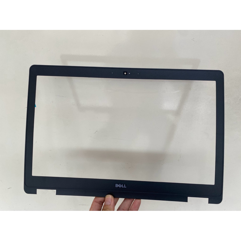 Vỏ B Dell Latitude E5570 5570 Dell Precision 3510 M3510( Viền nhựa ) Mua hàng  xin đừng boom hàng