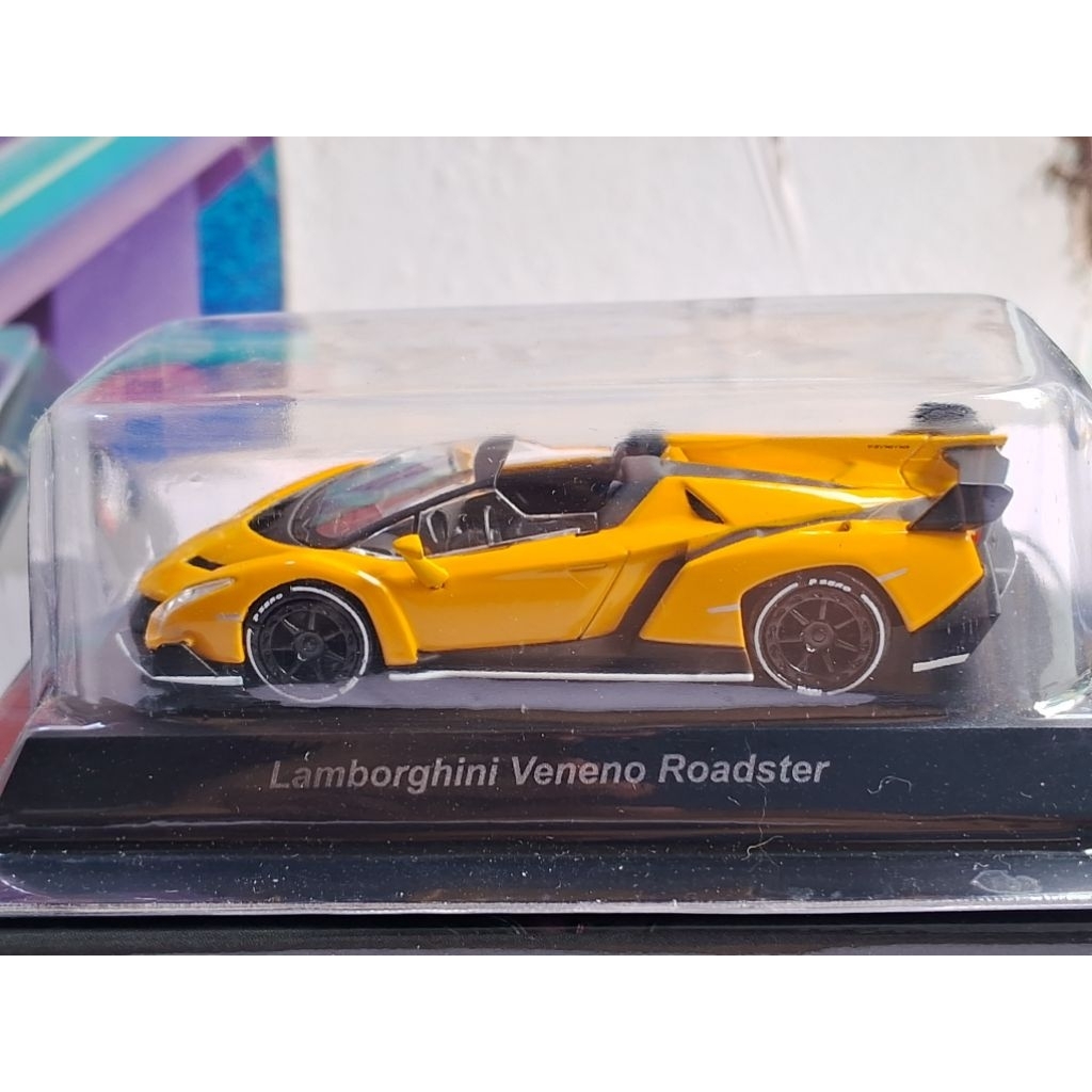 KYOSHO 1/64 - LAMBORGHINI VENENO ROADSTER MÀU VÀNG SERIES VI