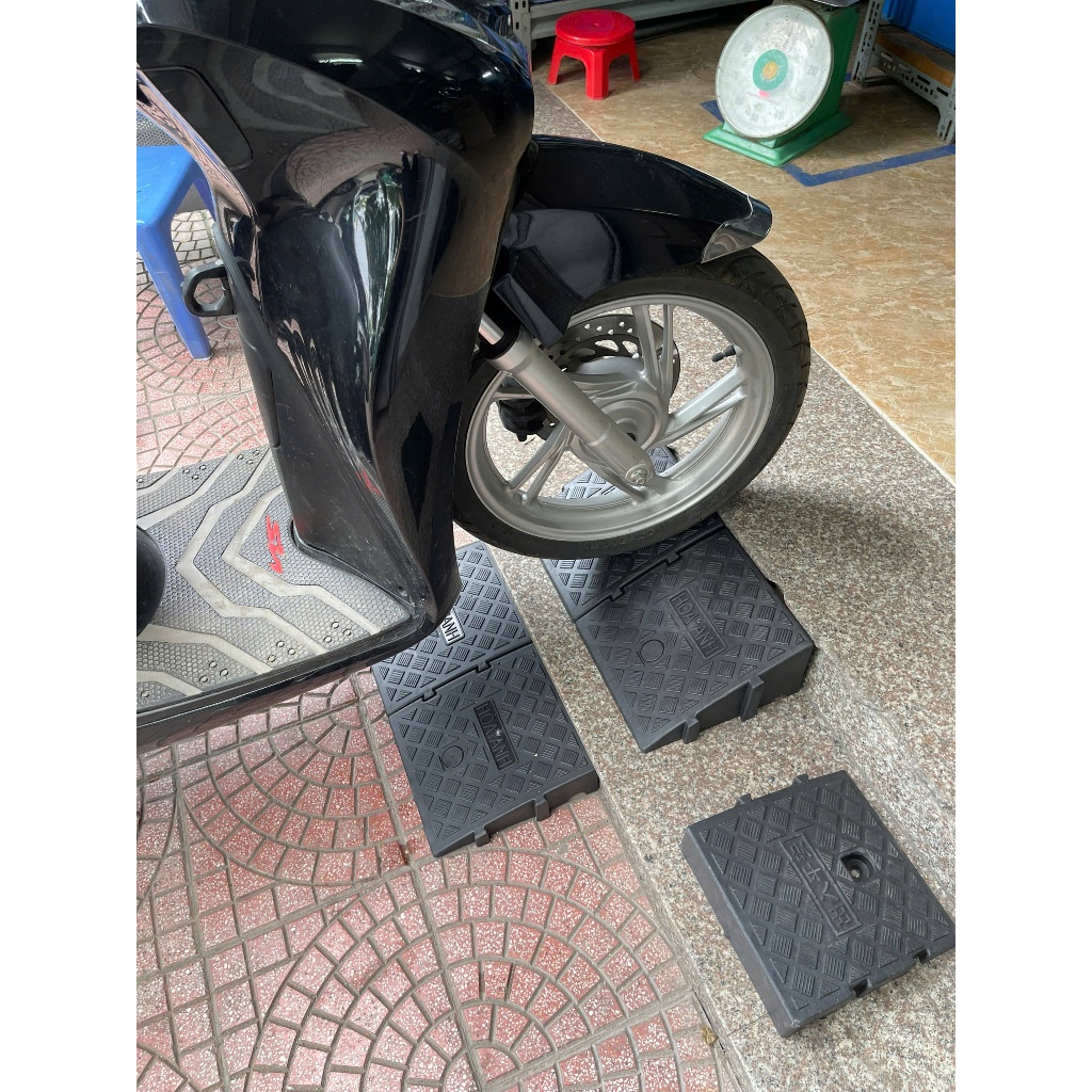 Cầu dắt xe máy, cầu ô tô