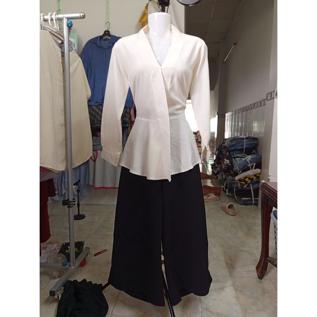 SET ÁO QUẦN 2HAND SIZE M (1) (có shopee video)