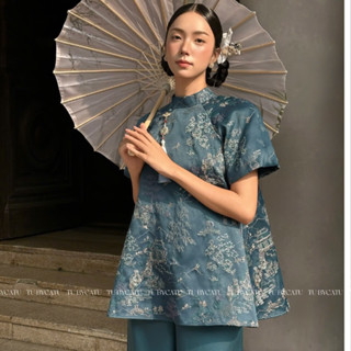 TUBYCATU | Áo Gấm Nữ BÌNH AN XANH Họa Tiết Hoa Cổ Tàu Đính Nút Form Xòe Sang Trọng (KHÔNG KÈM QUẦN)