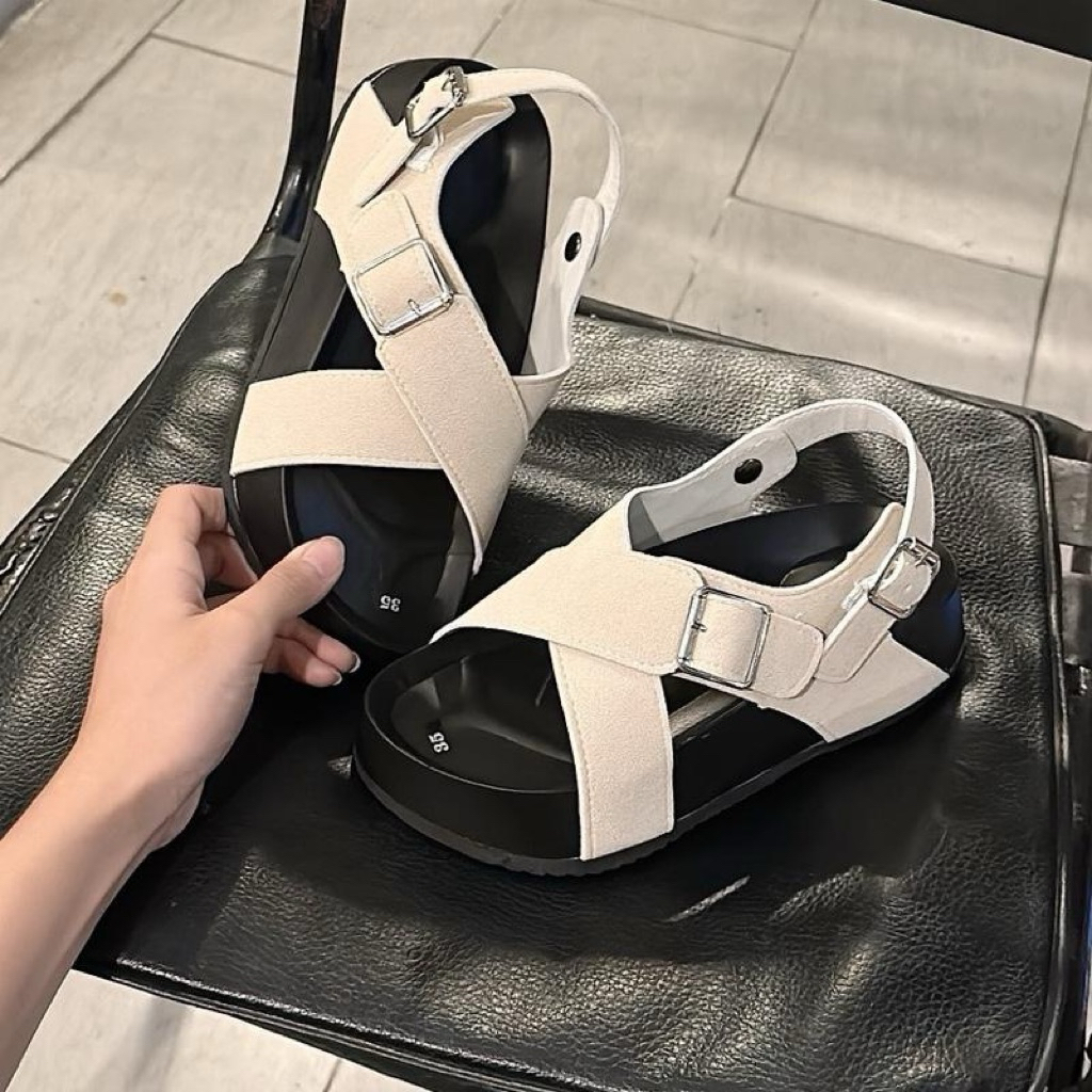 Sandal Nữ D4 quai chéo có khóa tăng giảm cao 3cm nhẹ chân mũi tròn chuẩn size trẻ trung cá tính