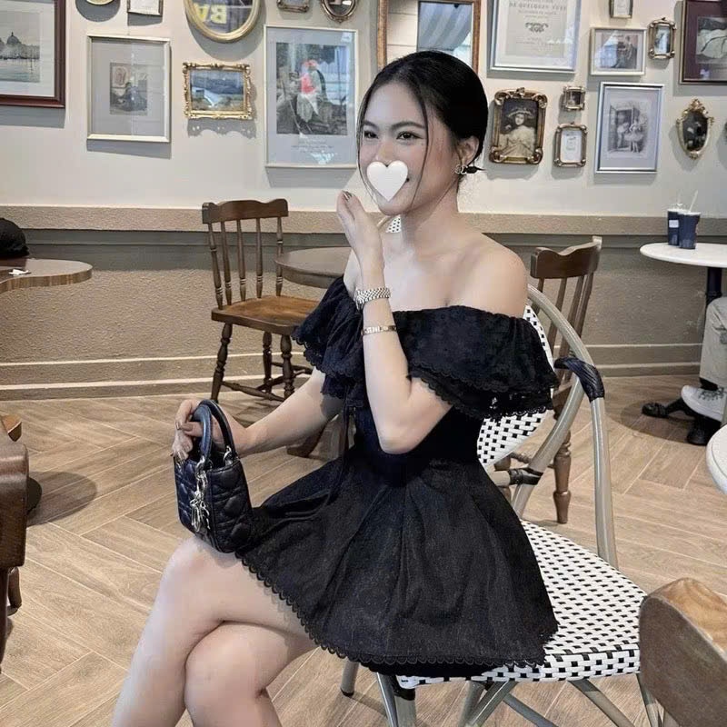 Set Áo Ren Trễ Vai Bèo Viền Ren Form Xòe Và Quần Giả Váy Xòe Sam Sam Clothing