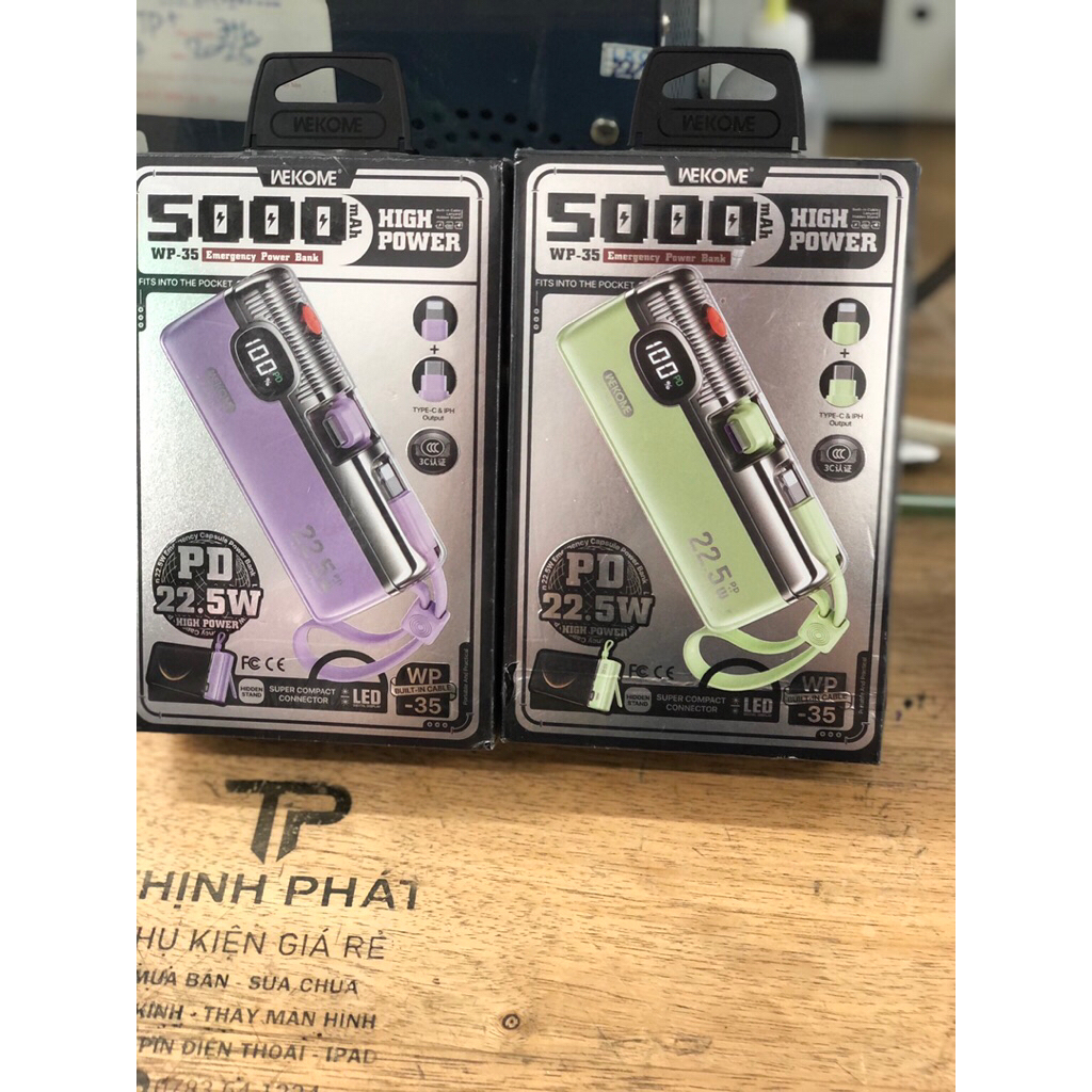 sạc chính hãn WEKOME WP-35 5000mah có màn hình led hiển thị pin