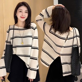  Áo len nữ ,áo len mỏng dài tay sọc ngang cúc hở lưng màu trắng đen chất len mềm mịn hàng QC pc Hàn Quốc - LAROSA 
