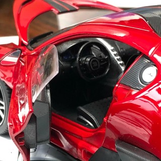 Mô hình xe Bugatti Divo full open bản quyền chính hãng tỉ lệ 1:18 Bburago 5852