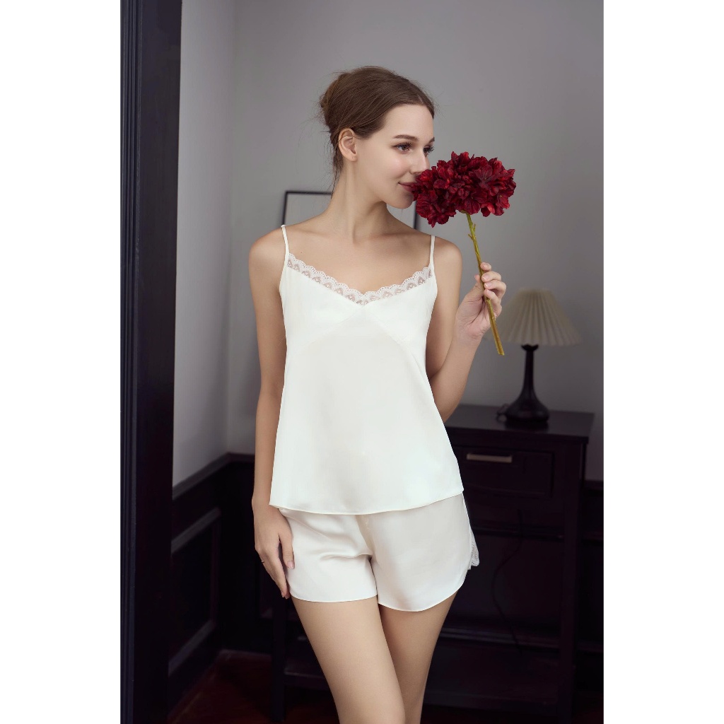 Bộ Ngủ 2 Dây Lụa Latin Phối Ren Cao Cấp Mềm Mát, Set Đồ Ngủ Áo 2 Dây Quần Đùi Sexy Quyến Rũ Mặc Nhà – B2D02 | BigBuy360 - bigbuy360.vn
