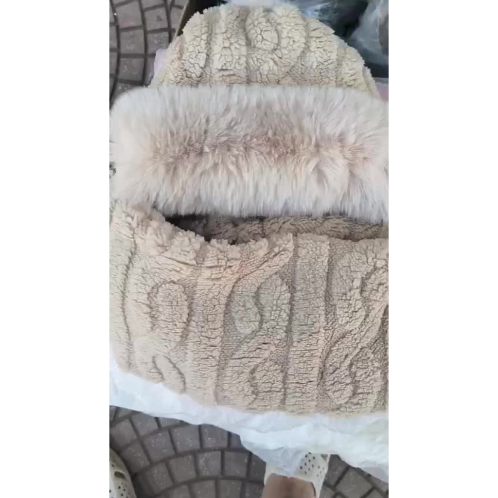 icon video play     icon arrow left boldicon arrow right bold Chia sẻ:  0 Mũ lông len giữ ấp cho mùa