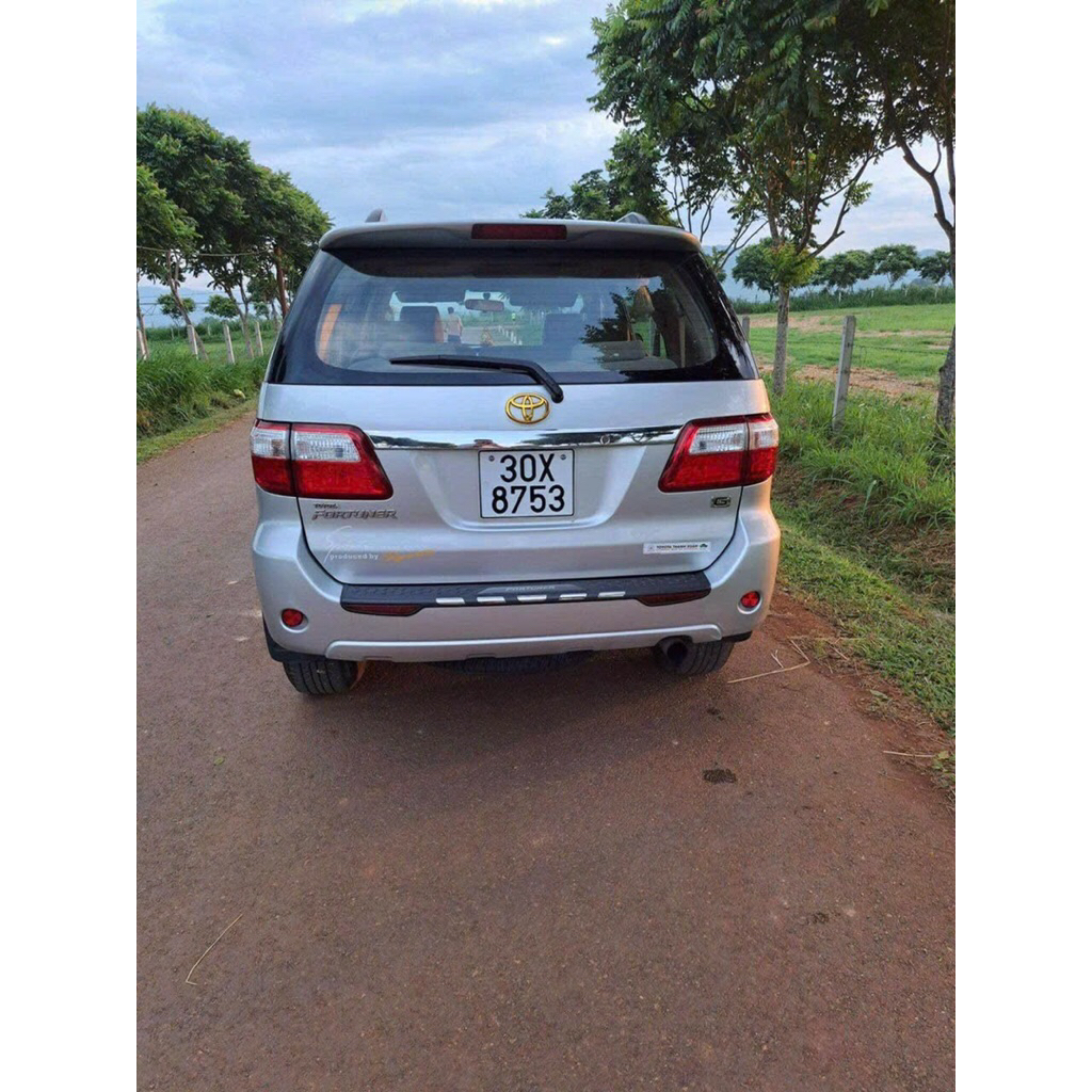 Chống trầy cốp ngoài Fortuner [ SALE SỐC ] Ốp chống trầy cốp ngoài nhựa đen Fortuner 2009-2010-2011-