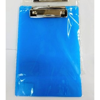 Trình ký nhựa A5, kích thước 227x127mm, đạt tiêu chuẩn, kẹp chắc chắn