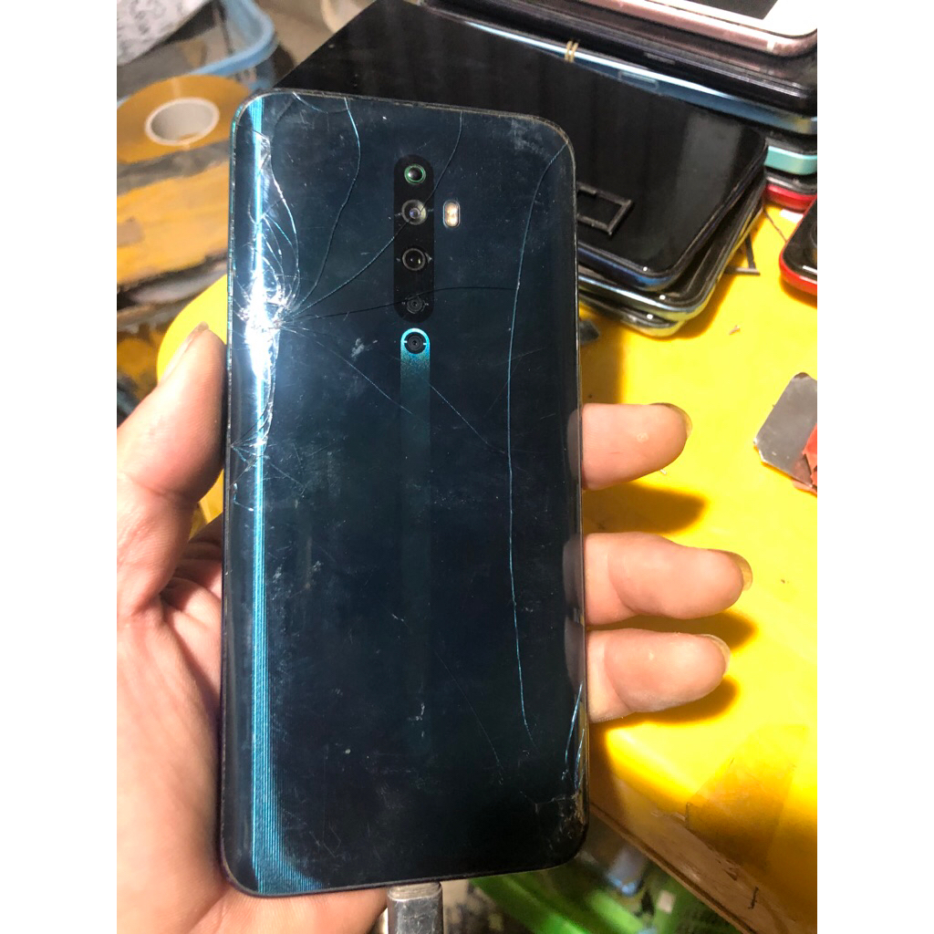 xác điện thoại oppo Reno 2f hỏng màn.
