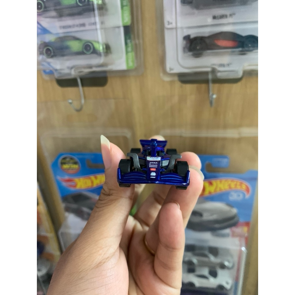 Xe Mô Hình Hot Wheels VISA RB CASH APP F1 Loose (Khui Từ Pack 5)