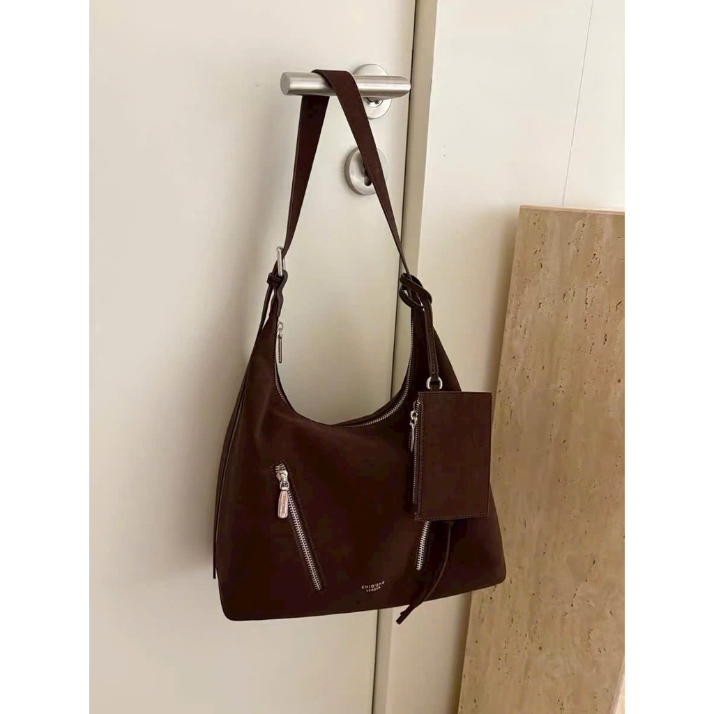 [ 2 XÉC & CHÂRM VÍ] Túi CHIOOO 2 Xéc Chéo tặng kèm Ví con Da lộn Nâu size 30cm