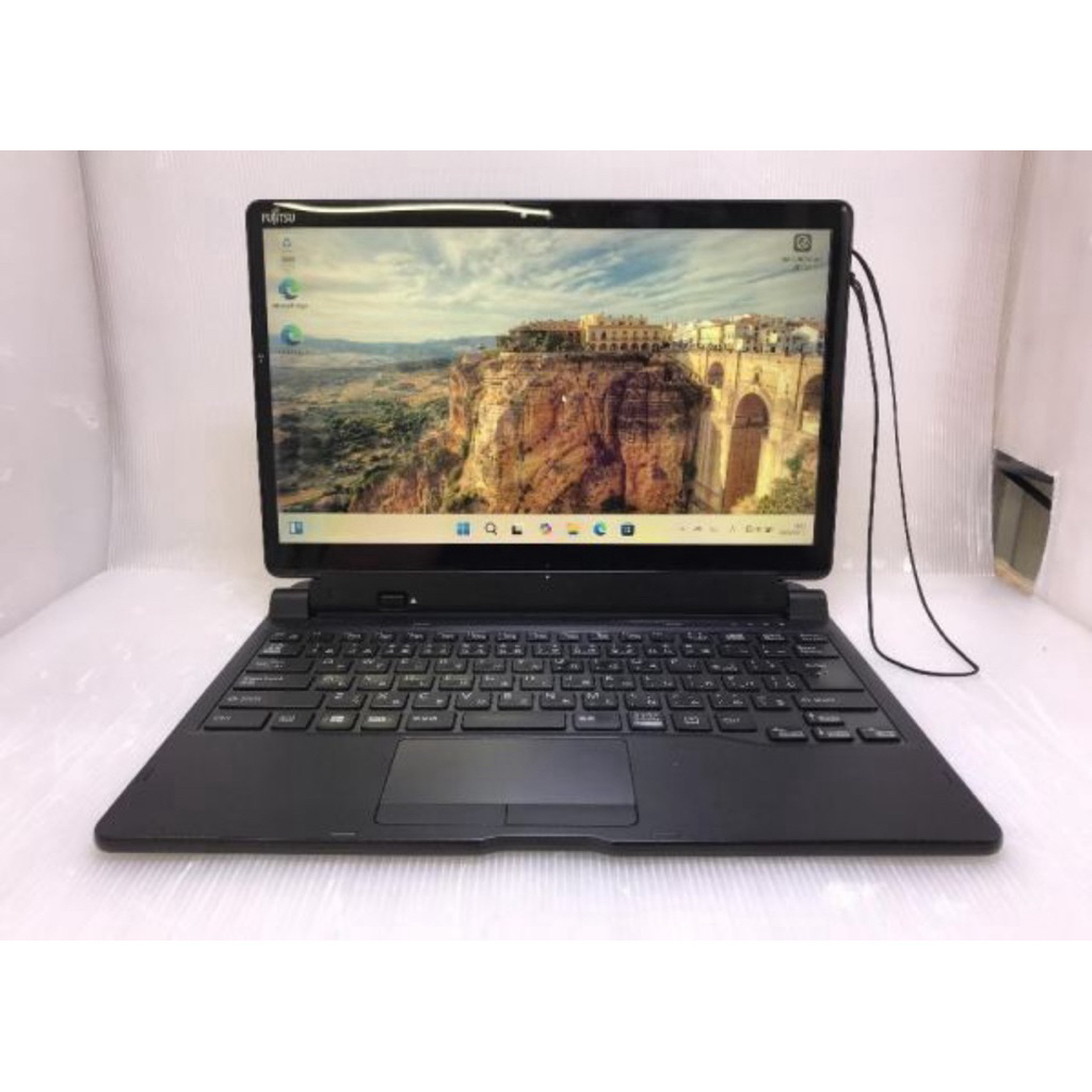Máy tính bảng Fujitsu Q738 i5-8th ram 8g kèm phím