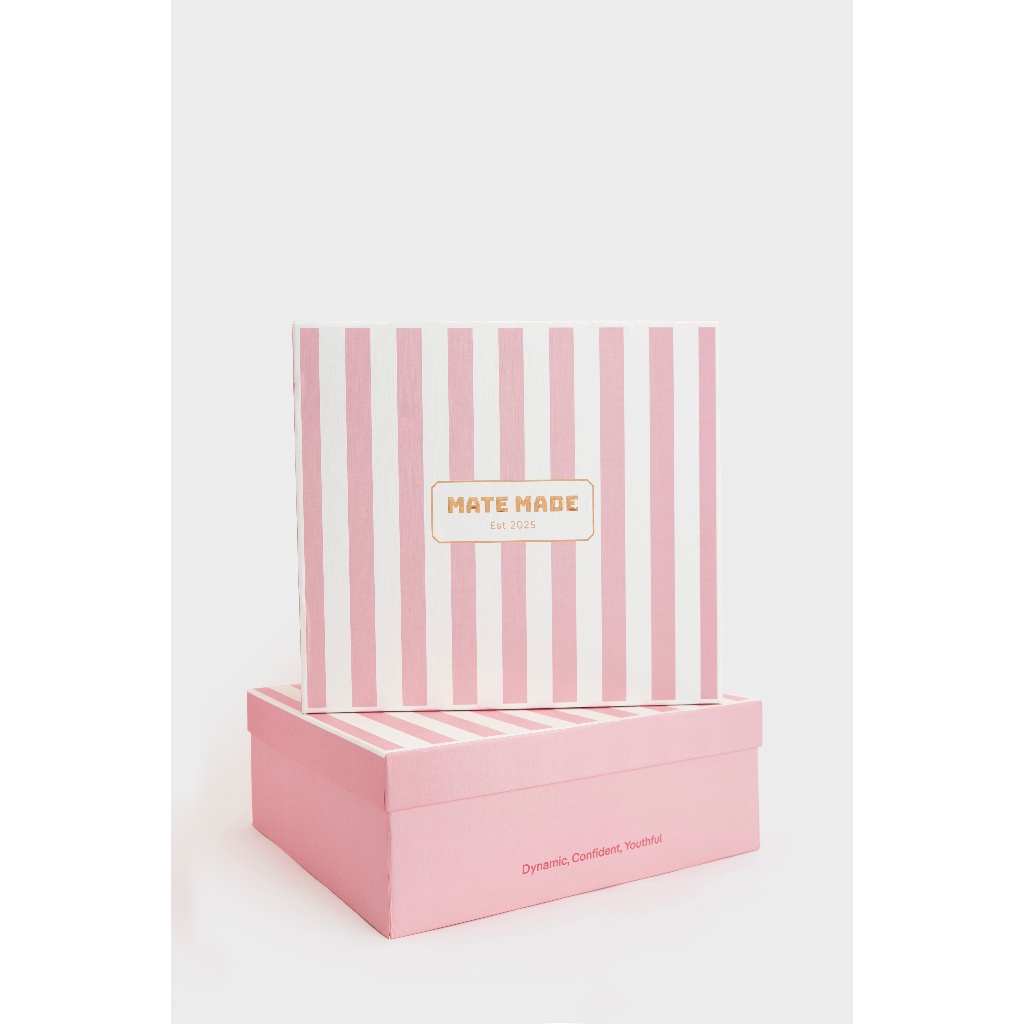 Set Quà Tặng MATE MADE Túi Đeo Vai Cloudy Kèm Charm, Nước Hoa, Hộp Quà Hồng Kẻ Trắng (Tặng Bạn Thân, Bạn Gái) | BigBuy360 - bigbuy360.vn
