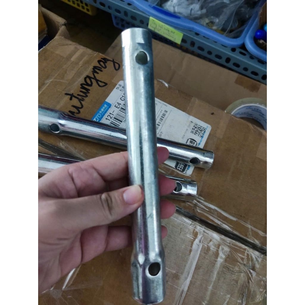 Tuýp mở bugi máy nổ 17 x 21, dài 19cm